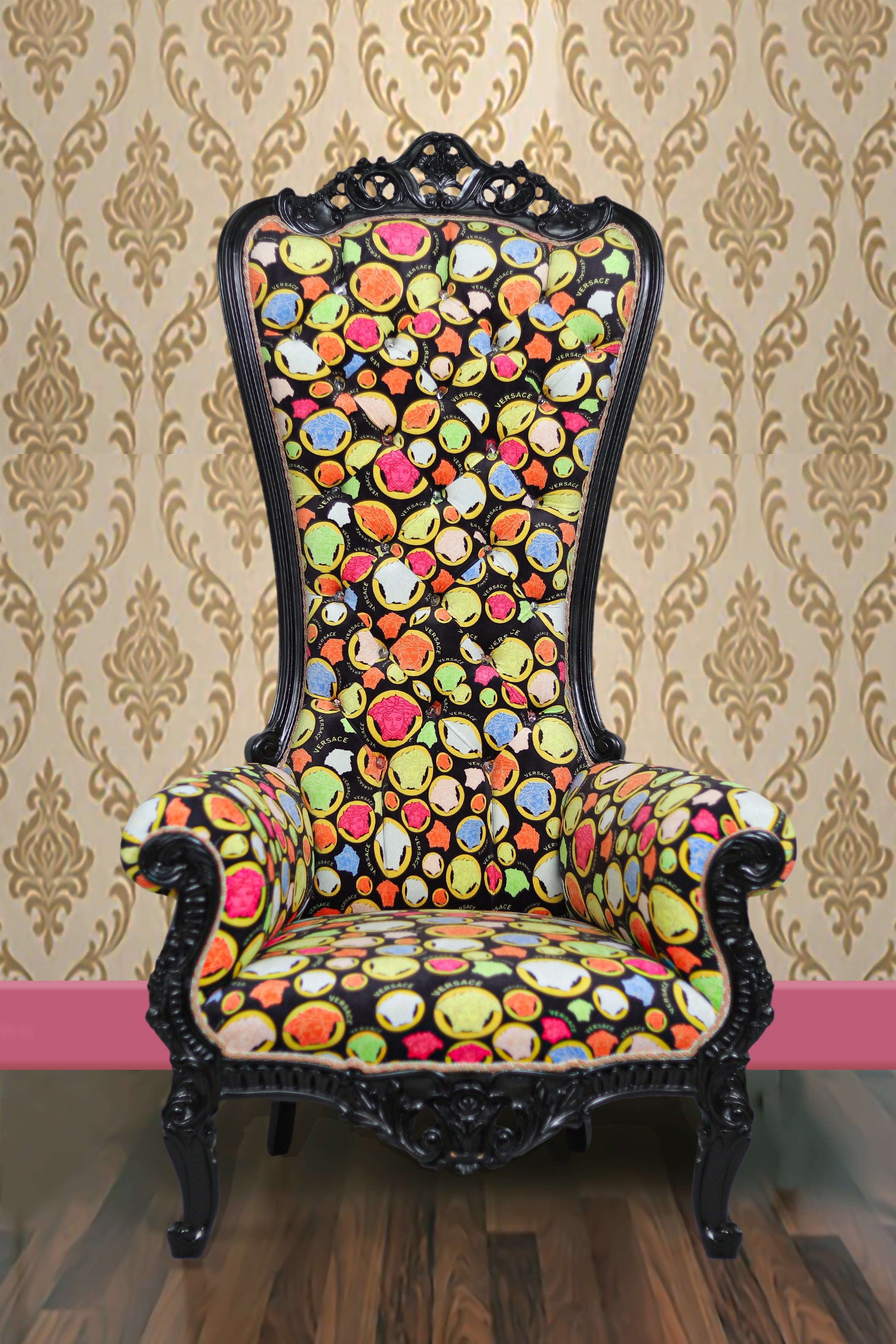 Close-up of leather seat deck on Bloom Boom throne chair.​